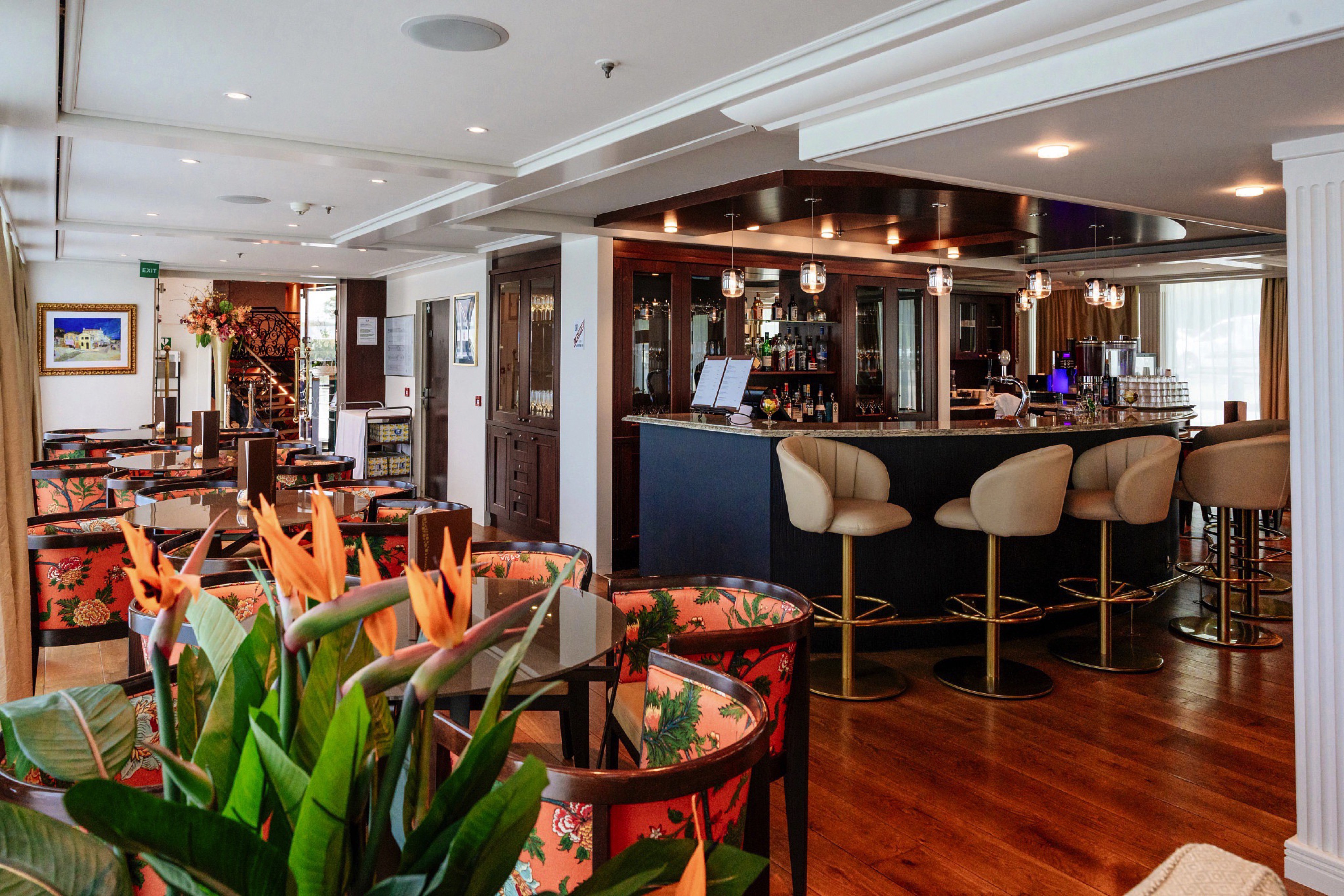 AmaCello - Main Lounge & Bar